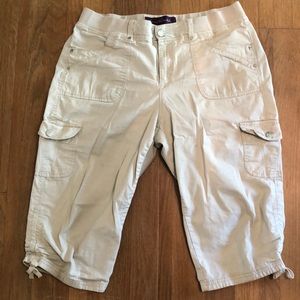 🦋🦋GLORIA VANDERBILT CARGO CAPRIS SZ 10 EUC